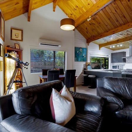Kereru Cottage, Cosy Log Cabin, Serene Lake & Mountain Views Queenstown Extérieur photo